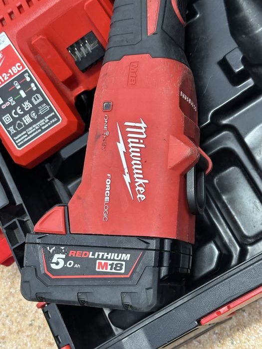 Presa sertizat cabluri hidraulica Milwaukee ONE HCCT60 + bacuri