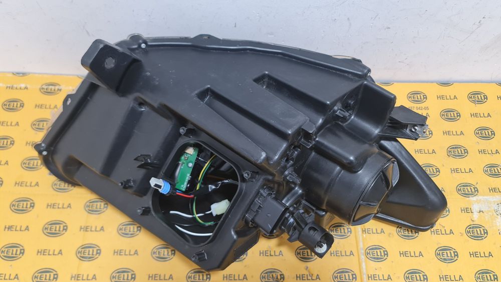 Far xenon stanga Ford Mustang 6 VI 20-9620B 209620