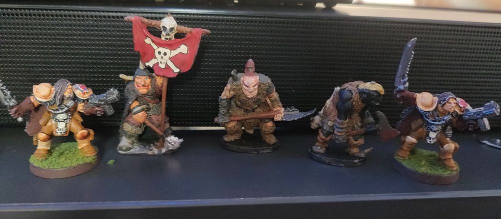 De vânzare set figurine