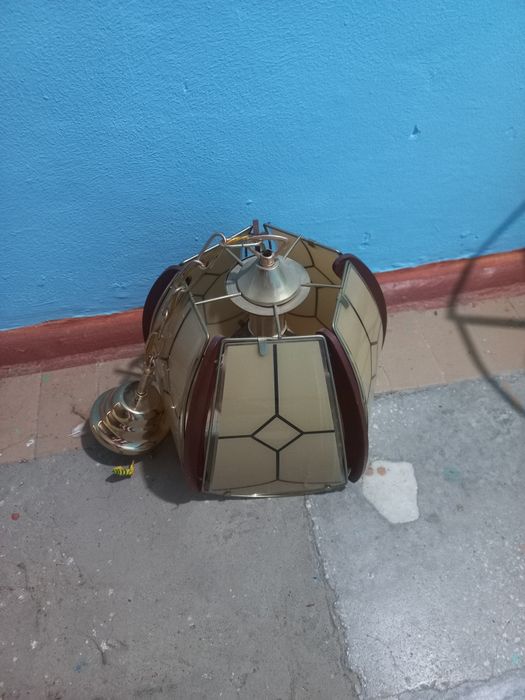 Продам 3 люстры для(кухня,спальня,зал)