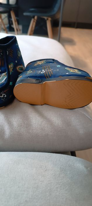 Бебешки обувки продавам