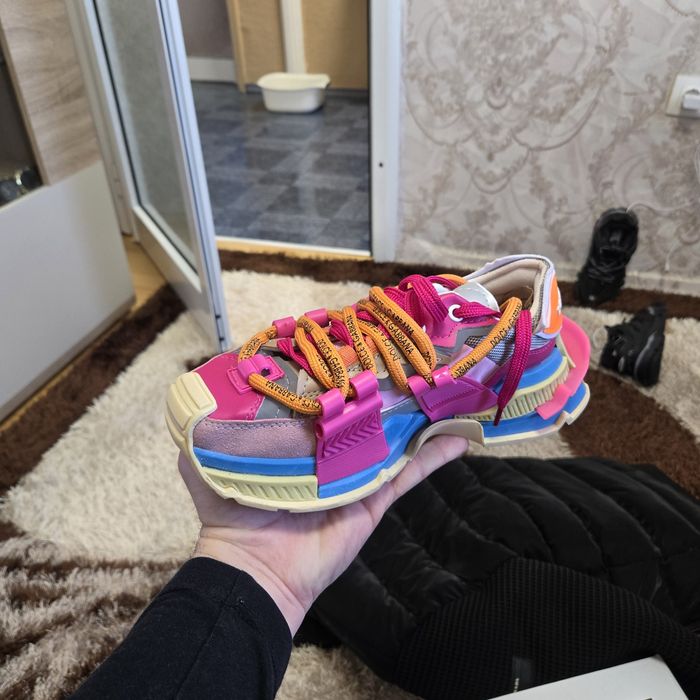 Стилни дамски сникърси