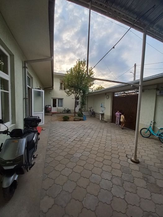 Шофайз 3-сот Углавой Фасад:10×30 Ер Хисобидиги ховли Сотилади