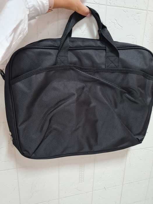 Бизнес чанти за лаптоп и документи