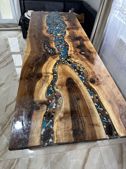 Vand masa, blat de nuc si rasina epoxidica