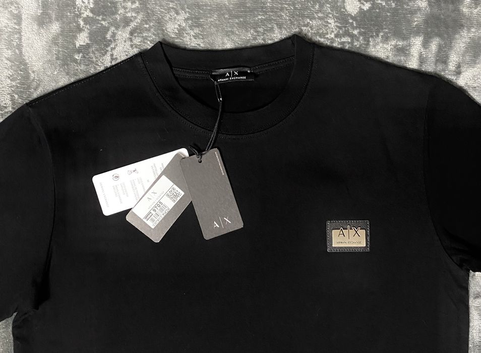 Vand tricou nou de barbati Armani Exchange