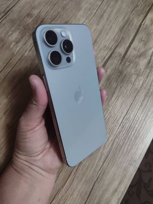 Iphone 15 pro max natural