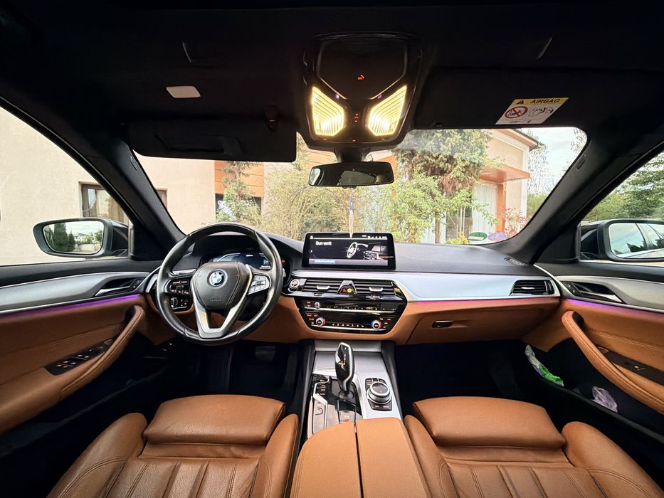 Bmw G30 LCI 2022 520E M-pack interior Trapa ceasuri Camera