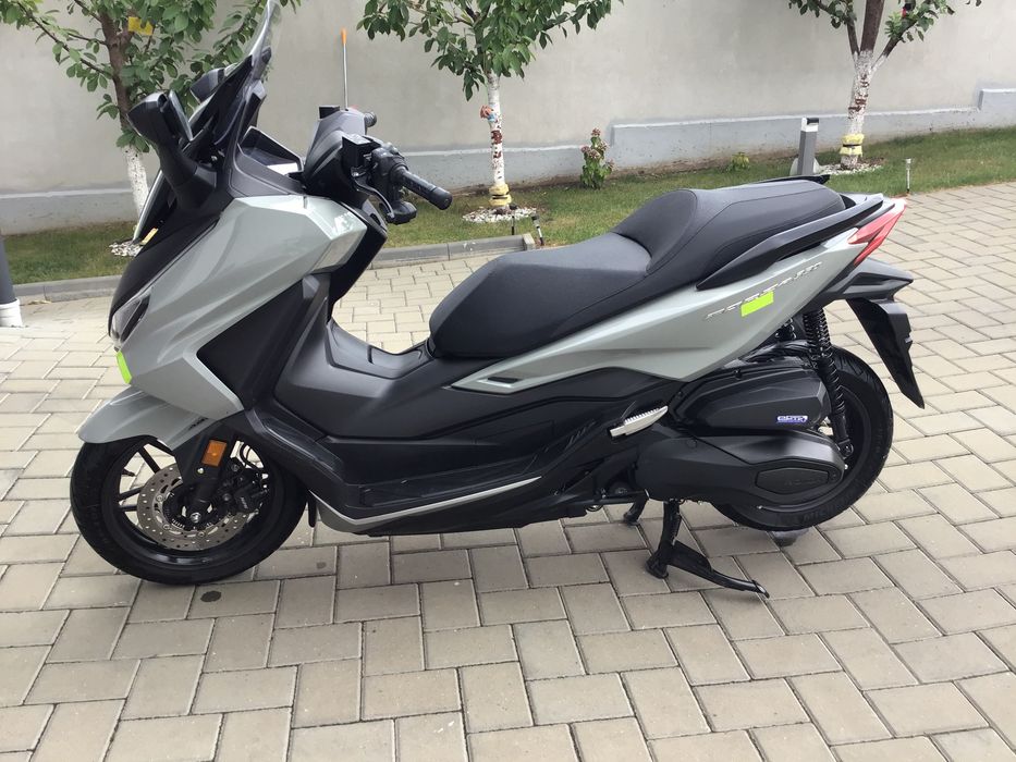 Vand scooter Honda Forza 350