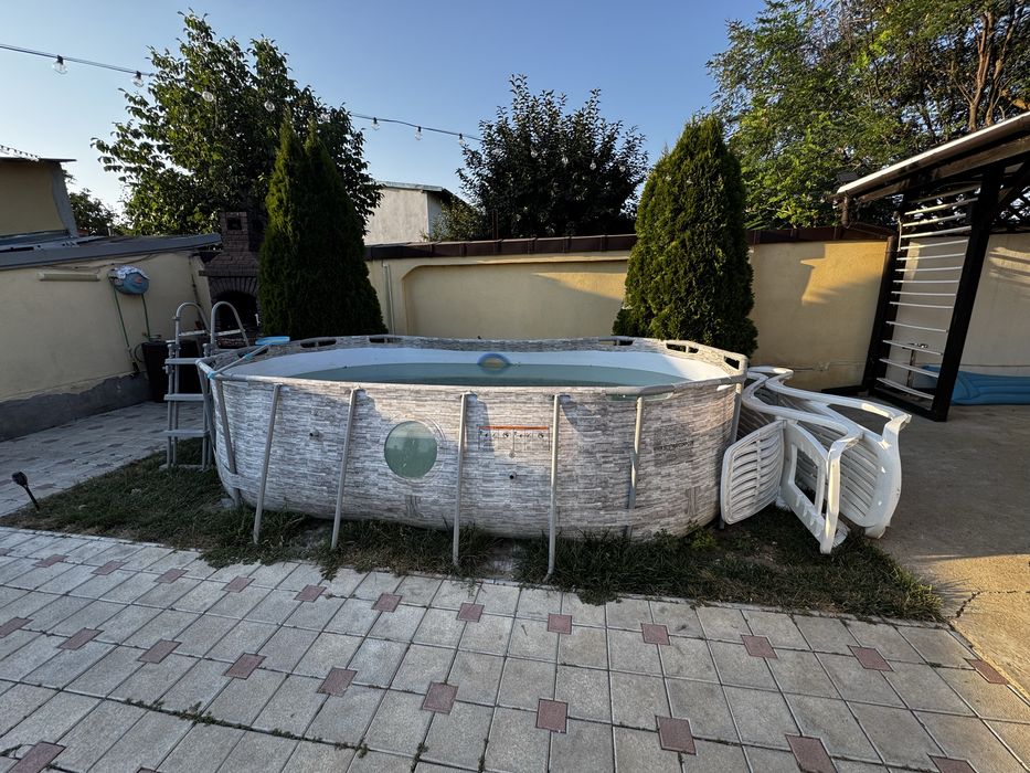 Piscina supraterana