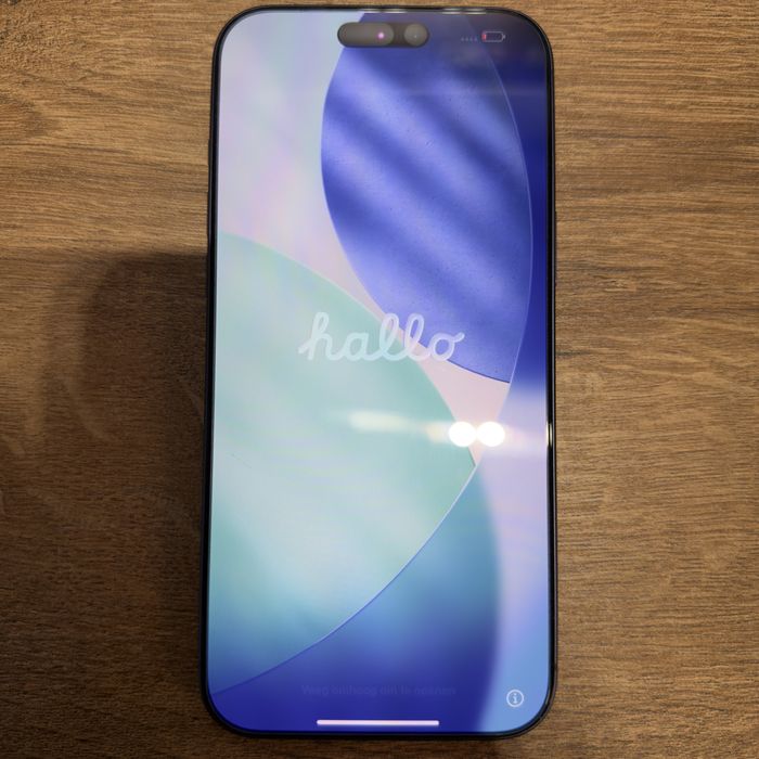 iPhone 17 Pro Max 256GB Deep Blue + оригинални калъфи и аксесоари