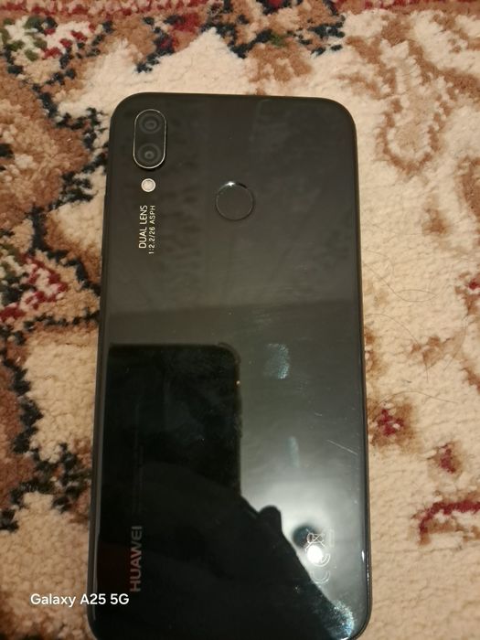 Продам Смартфон Хуавей P20 Lite
