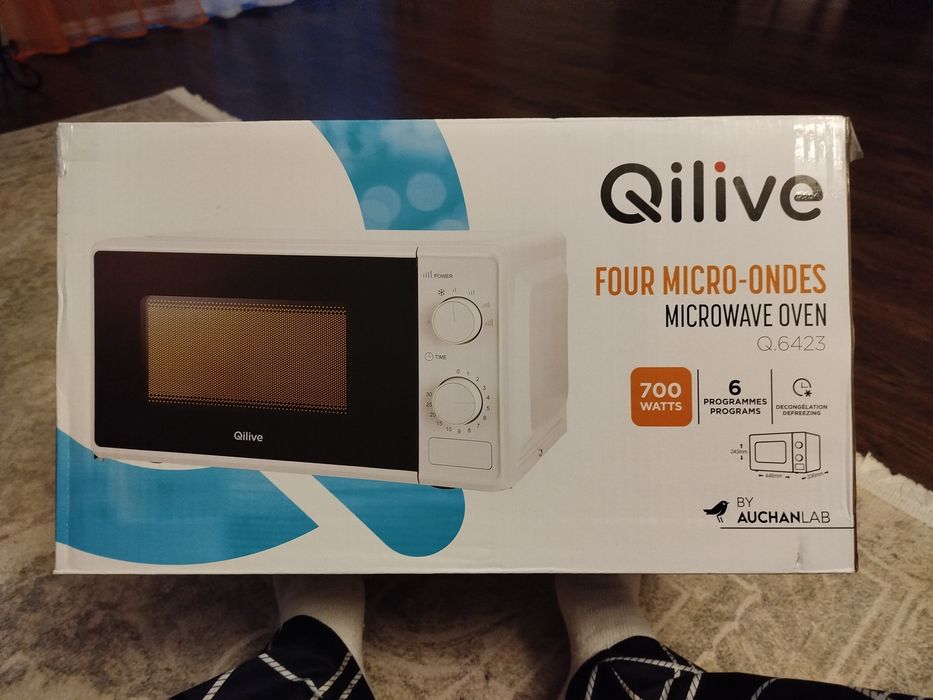 Vând cCuptor cu microunde