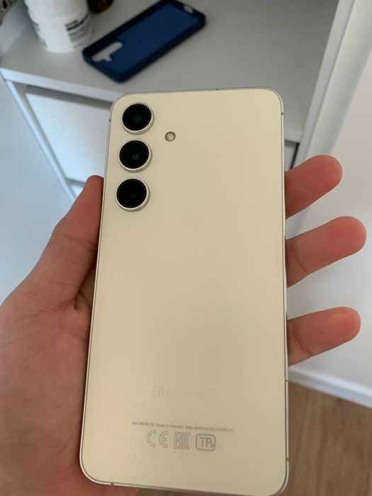 Samsung s24 идеал(128/8)