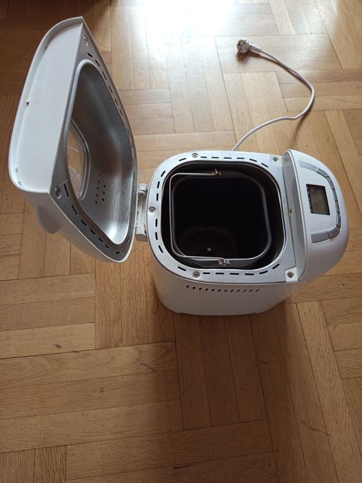 Пекарна / машина за хляб