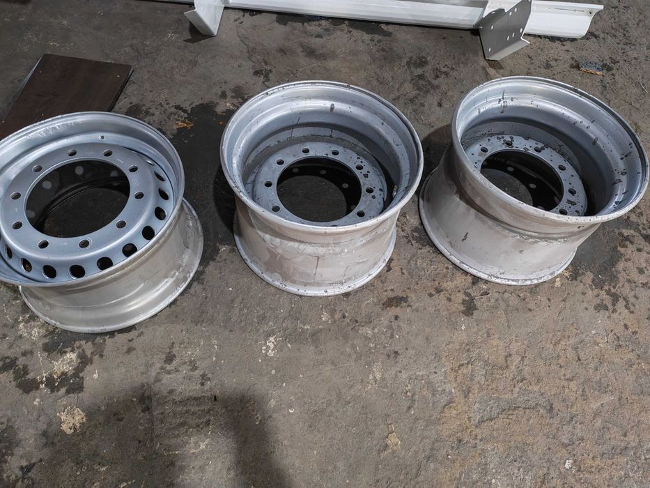 Продам шины грузовые на фуру