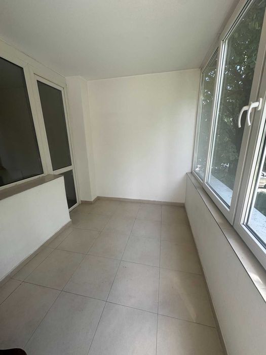 Дава се под наем Четиристаен апартамент в София, Изгрев - 120 кв.м за 700 € - Снимка #16