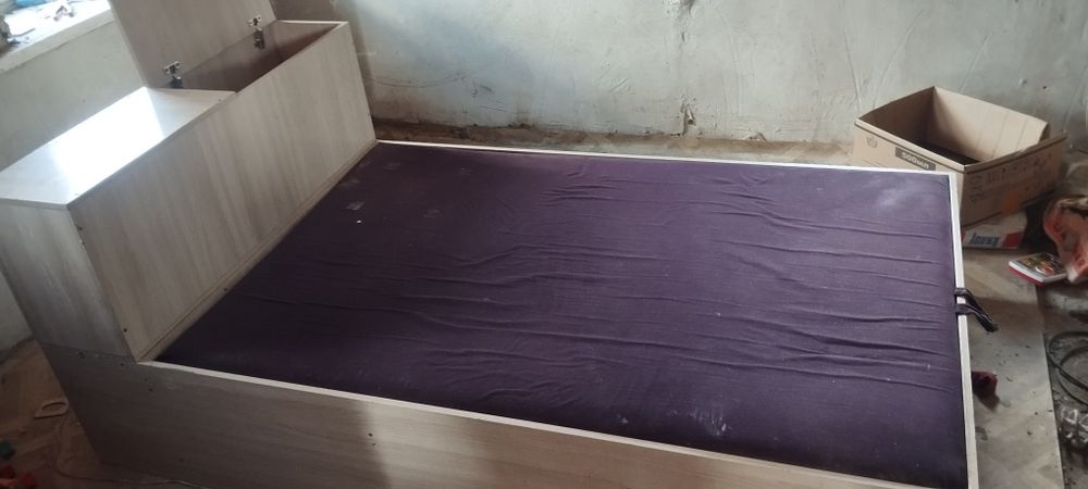 Кровать с ящиками для хранения