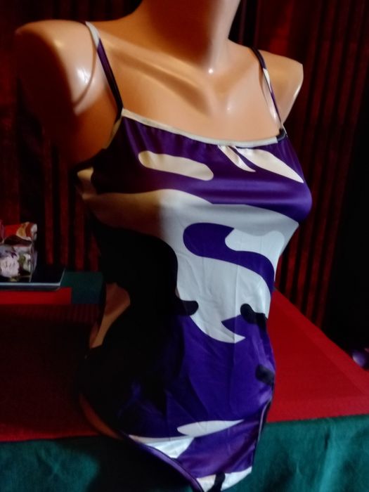 Купальники новые.