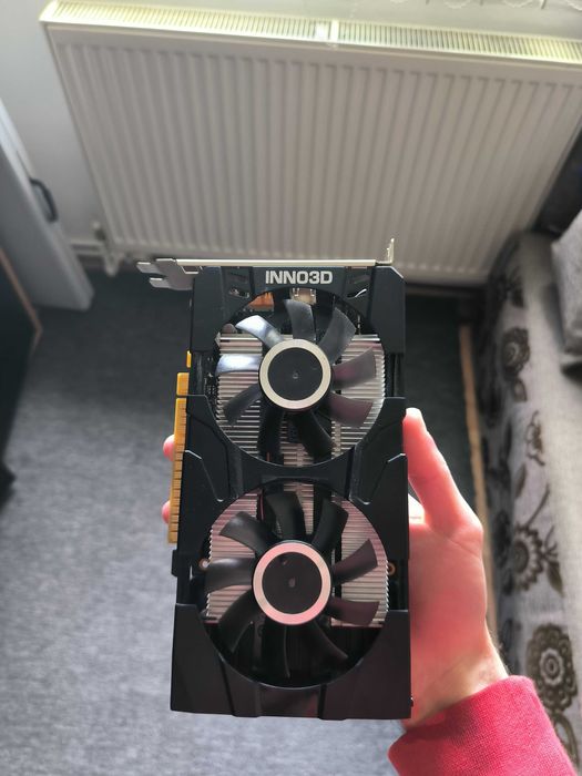 Placa video gtx 1650 4gb si procesor r5 2600 cu cooler stock amd