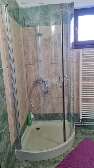 Vând cabină și cadiță de duș