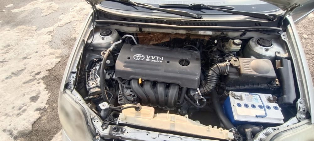 Машина Тойота Королла