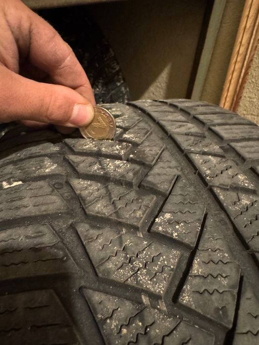 2 бр. 235/45/18 зимни гуми Continental ts850