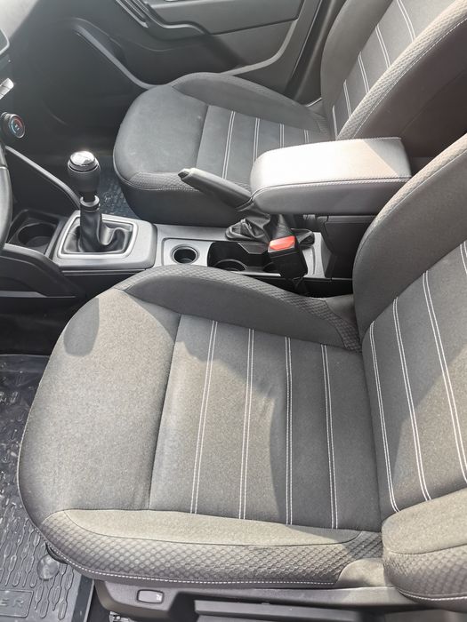 Dacia Duster 2023 diesel în garanție 2026 aprilie