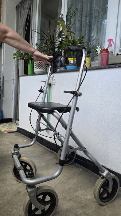 Rolator / Cadru de mers cu roti