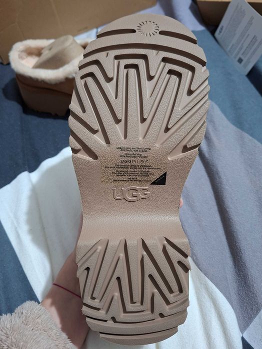 UGG New Heights Cozy Clog