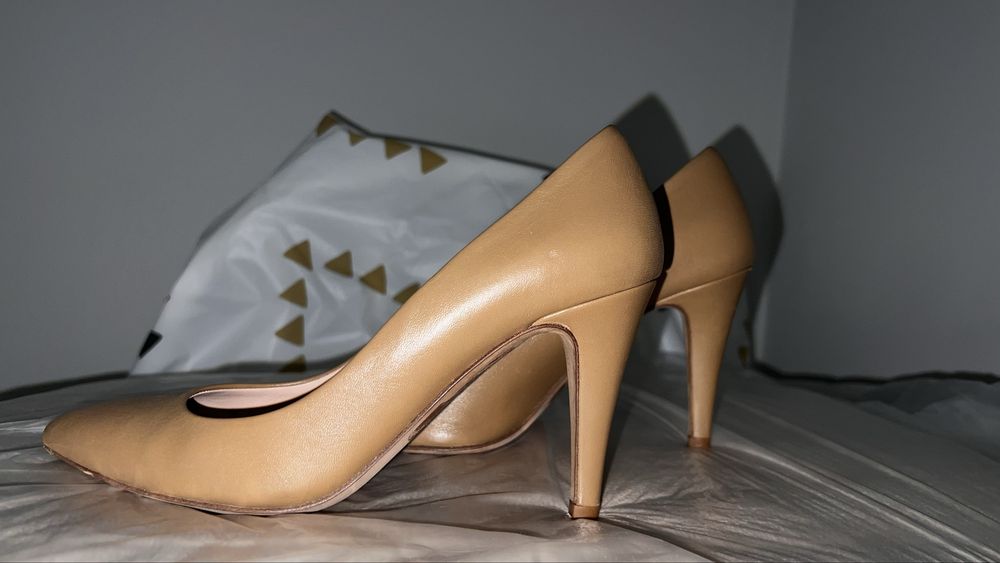 pantofi toc stiletto HUGO BOSS piele nat 37 nude crem bej cappuccino