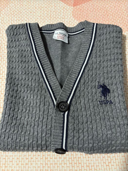 Жилетка на U.S. Polo Assn. в безупречно състояние