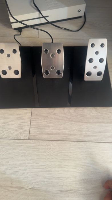 Vand xbox one cu volan