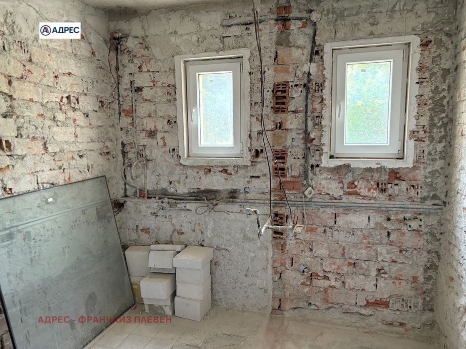 Продава се Тристаен апартамент в Мездра - 120 кв.м за 850 €/кв.м - Снимка #4