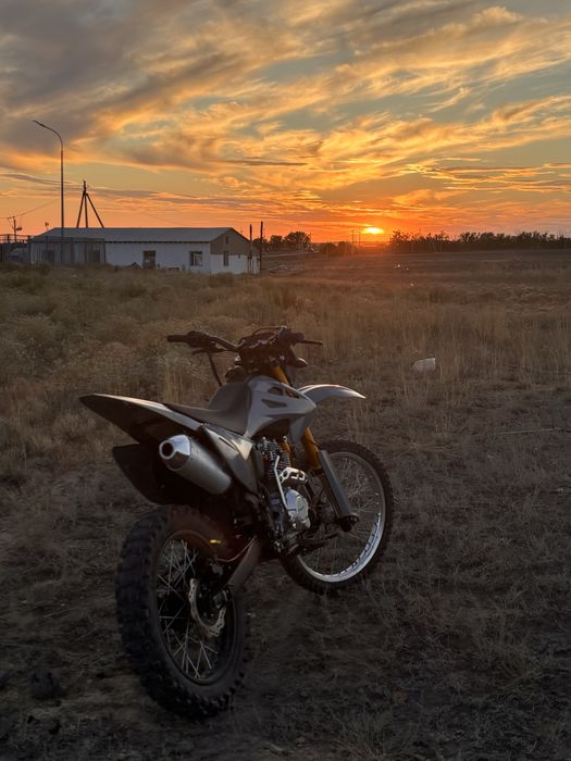 Продам эндуро 300