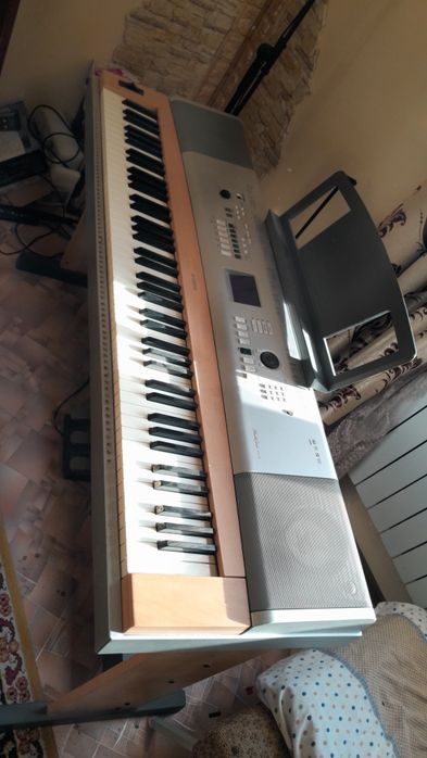 Цифровое пианино,молоточковое