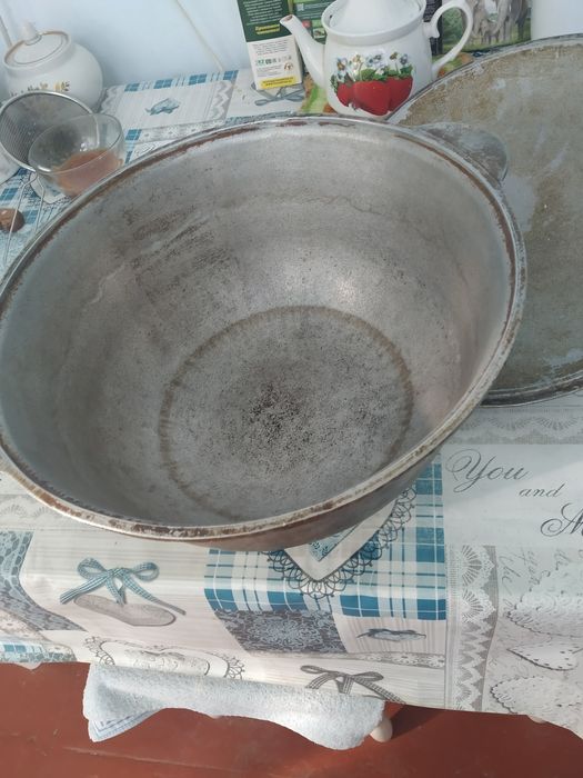 Продаю грабли,лопату,казан