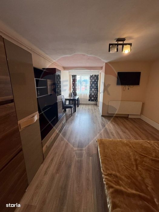 DE INCHIRIAT apartament cu o camera in blocul cu avocati