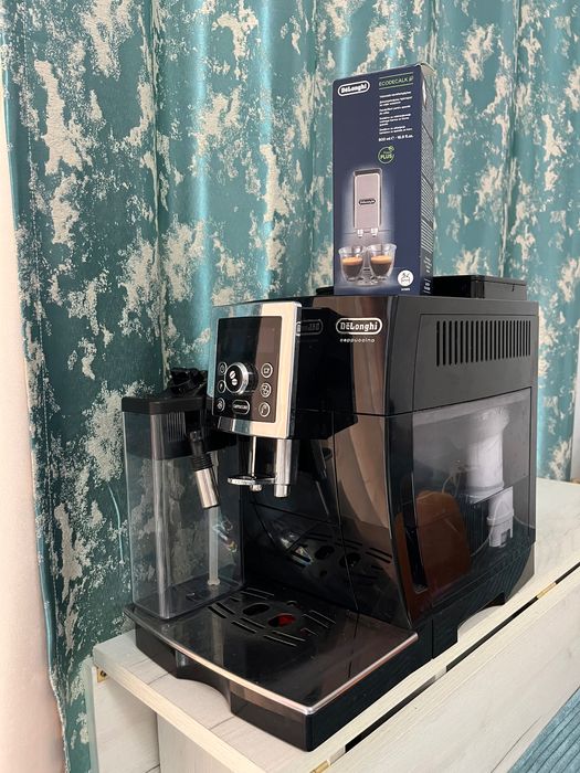 Espressor Delonghi Cappuccino impecabil+decalcifiant cadou pt 6 luni