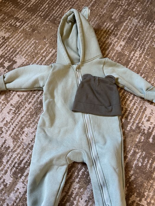 Продам комбезы , безрукавки , куртки