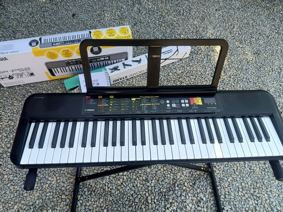 Аранжор Yamaha - дигитално пиано със стойка и столче