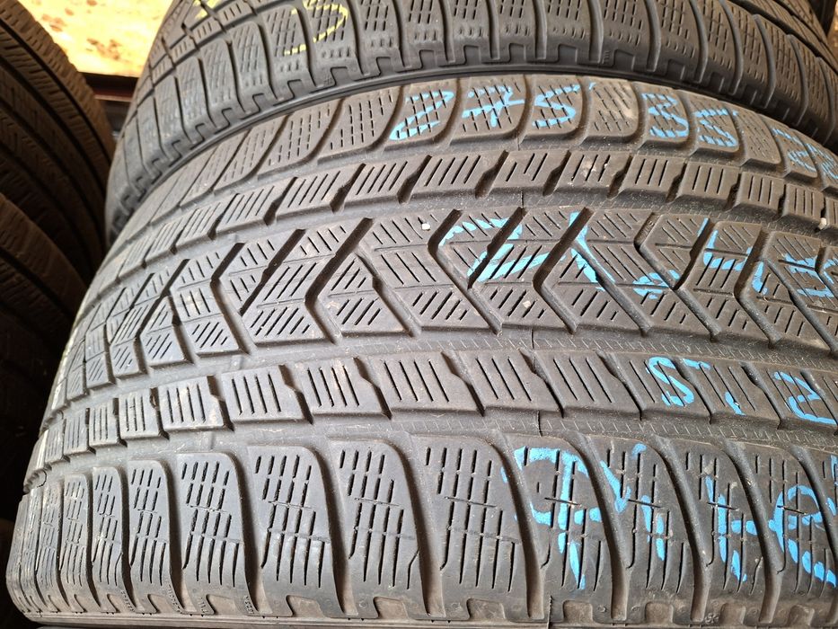 ! 2 anvelope 275/35 R22 Pirelli - VANDUTE!