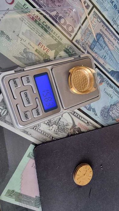 CEAS AUR 18K LONGINES - Cal. L633.1 - Gold Textured Dial - 1976 - 16g.