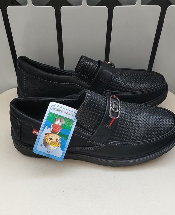 Продаю туфли мальчиковые 34 рр