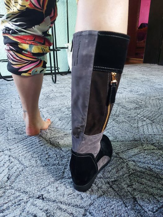 Дамски велурени ботуши