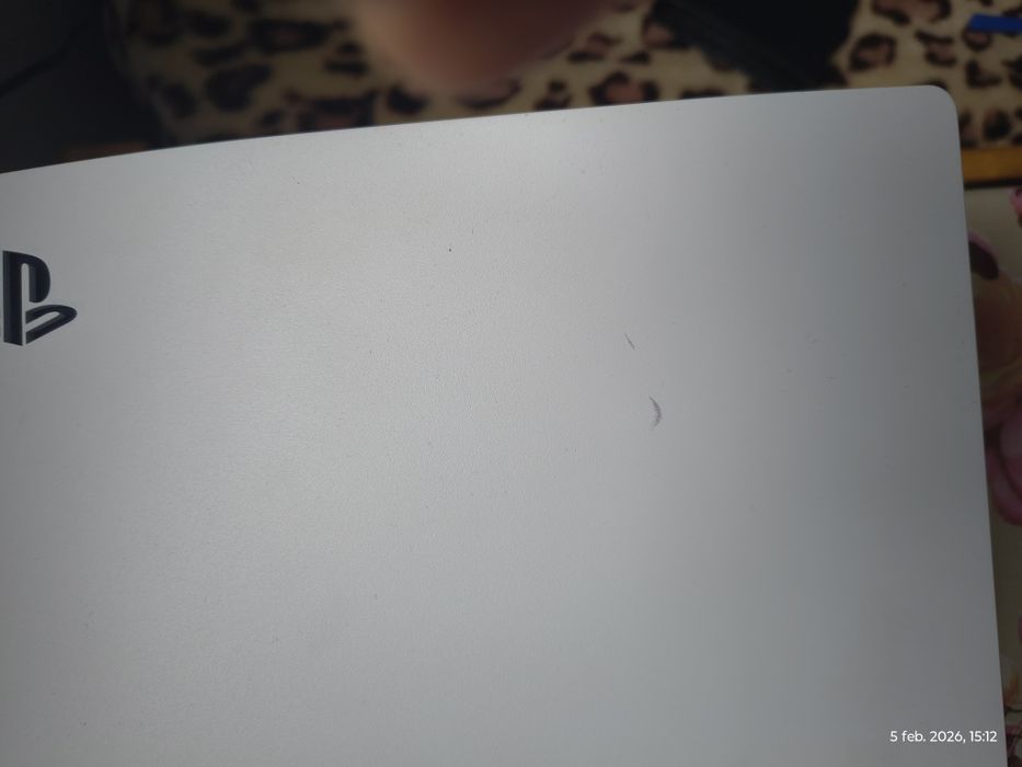Vând PS5,cu fifa26 și fifa23