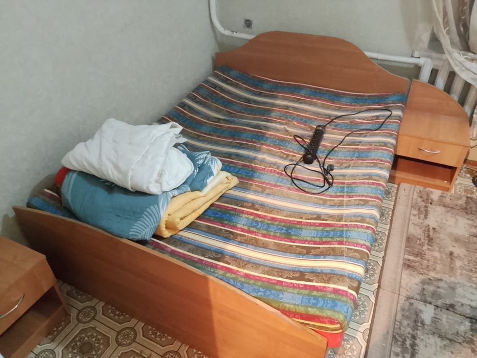 Продам спальный гарнитур