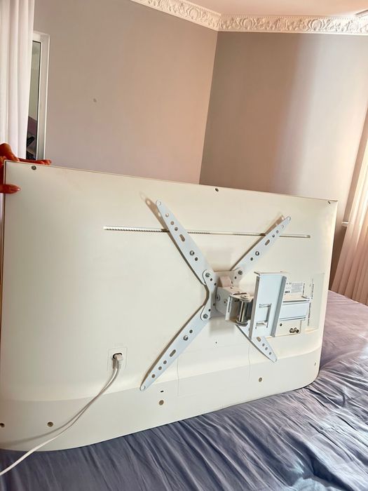 Продается телевизор