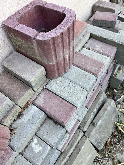 Pavele beton gri si rosu