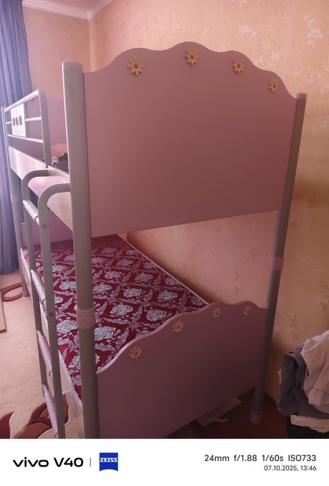 Продается  мебель  двухярусная кровать и шифоньер Турция Германия